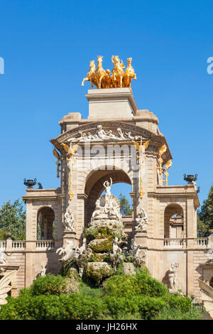 De Triomphe et Cascada fontaine dans le Parc de la Ciutadella, Barcelone, Catalogne (Catalunya), Espagne, Europe Banque D'Images