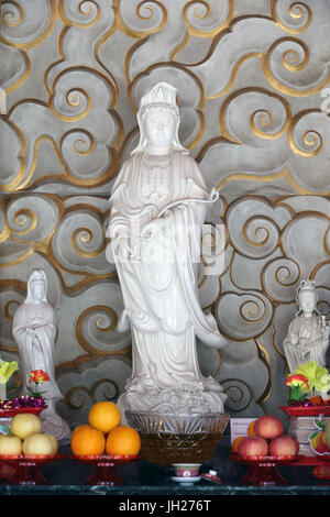 Kong Meng San Phor Kark Voir le monastère. Statue de Bodhisattva Guan Yin. Singapour. Banque D'Images