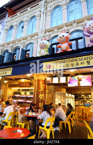 Stands de nourriture la nuit. Chinatown. Singapour. Banque D'Images