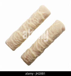 Une édition limitée de chocolat TWIX au chocolat blanc sur un fond blanc Banque D'Images