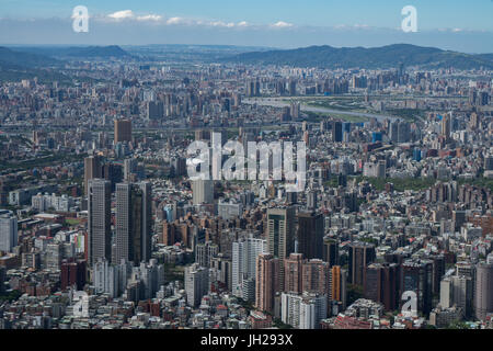 Vu de la ville de Taipei Taipei 101, le huitième plus grand bâtiment à 1667 ft, Taipei, Taïwan, l'Asie Banque D'Images