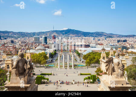Vue sur les toits de Barcelone du Montjuic, Barcelone, Catalogne (Catalunya), Espagne, Europe Banque D'Images