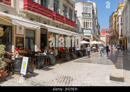 Cafés et restaurants sur la Calle Granada, Málaga, Costa del Sol, Andalousie, Espagne, Europe Banque D'Images