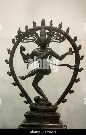 Le Victoria and Albert Museum. Shiva Nataraja, le Seigneur de la danse. 900-50. Fin/début de période Chola Pallava. Alliage de cuivre. Le sud de l'Inde (Tamil Nadu). Banque D'Images