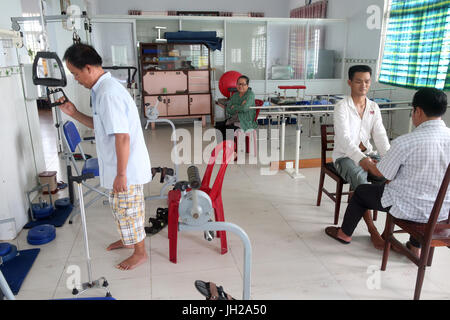 Clinique de médecine traditionnelle vietnamienne. Massage. Cu Chi. Le Vietnam. Banque D'Images