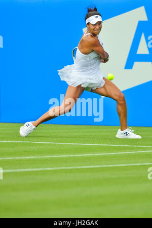 Heather Watson (GO) à jouer sur le court central. 25 juin 2017, Eastbourne Banque D'Images