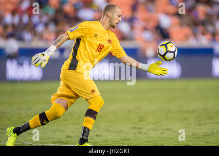 Houston, Texas, USA. 11 juillet, 2017. Canada gardien Milan Borjan (18) contrôle la balle pendant la 2ème moitié de la Gold Cup match de football entre le Canada et le Costa Rica au Stade BBVA Compass à Houston, TX le 11 juillet 2017. Le jeu s'est terminée par un nul 1-1. Credit : Trask Smith/ZUMA/Alamy Fil Live News Banque D'Images