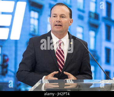 Washington, DC, USA. 12 juillet, 2017. Le sénateur Mike Lee à l'American Enterprise Institute à Washington, DC Le 12 juillet 2017. Crédit : Michael Brochstein/ZUMA/Alamy Fil Live News Banque D'Images