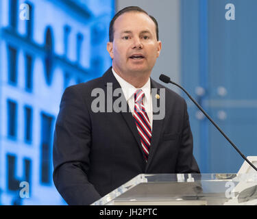 Washington, DC, USA. 12 juillet, 2017. Le sénateur Mike Lee à l'American Enterprise Institute à Washington, DC Le 12 juillet 2017. Crédit : Michael Brochstein/ZUMA/Alamy Fil Live News Banque D'Images