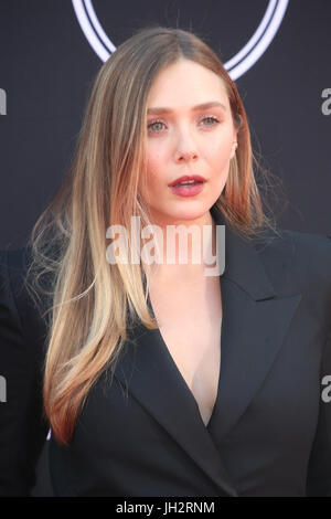Los Angeles, CA, USA. 12 juillet, 2017. Elizabeth Olsen au 25e ESPYS lors du Microsoft Theatre de Los Angeles, Californie le 12 juillet 2017. Credit : Faye Sadou/media/Alamy Punch Live News Banque D'Images