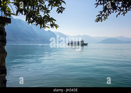 Vue de Riva di Solto, Lago d'Iseo, Italie Banque D'Images