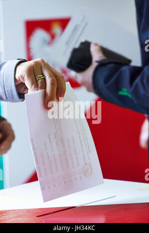 Élections en Pologne, vote, vote, vote, bureau de vote. Banque D'Images