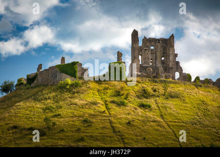 Ruines du château de Corfe près de Wareham, l'île de Purbeck, Dorset, Angleterre Banque D'Images