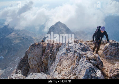 Mt. La Slovénie Triglav - 3 septembre, 206 grimpeurs progresssing : sur la montée vers le sommet du mont Triglav. Banque D'Images