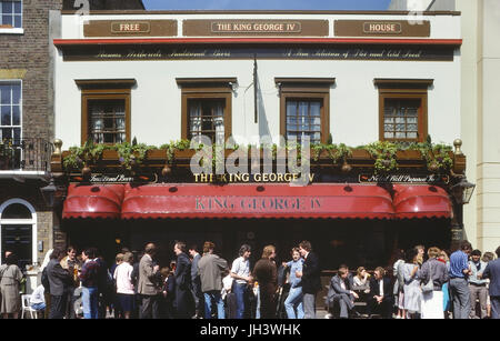 Le roi George IV pub, Montpelier Square. Londres (aujourd'hui démoli) Circa 1980 Banque D'Images