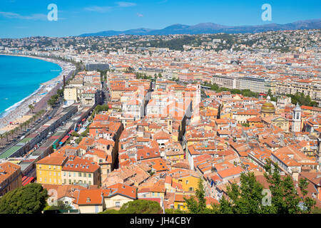 Vue panoramique sur la vieille ville et la Promenade des Anglais, Nice, France Banque D'Images