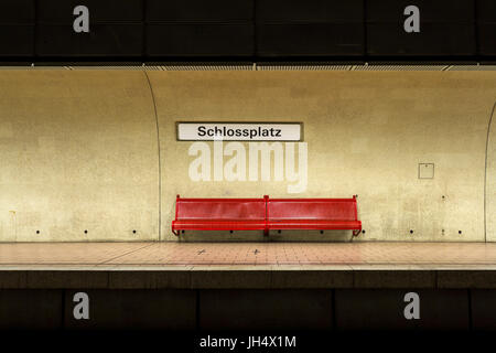 La station de métro, Schlossplatz, Stuttgart. Banque D'Images