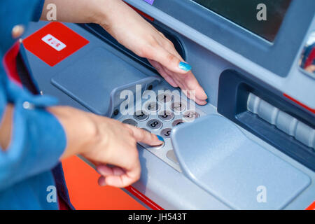 Les armoiries, ATM - saisie du NIP Banque D'Images