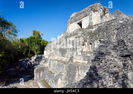 Beau temple à Becan ruines maya dans la péninsule du Yucatan, Mexique Banque D'Images