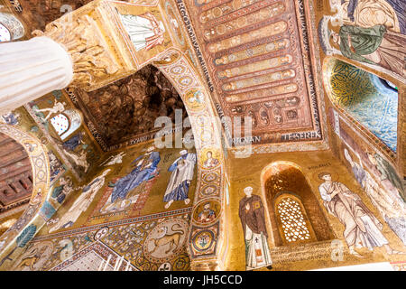 Plafond muqarnas Chapelle Palatine, Chapelle Palatine, dans le Palazzo Reale, Palerme, Sicile, Italie Banque D'Images