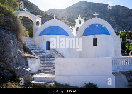 Die kleine kapelle agios Nikolaos am ende vom plage de Kamari, Santorin, Canaries, aegaeis, Griechenland, mittelmeer, europa | la petite chapelle Agios nik Banque D'Images
