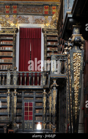 Joanina Library, à l'intérieur, 2017, Palais des écoles de l'Université de Coimbra, Coimbra, Portugal. Banque D'Images