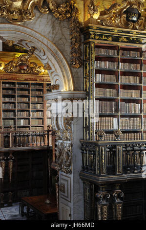 Joanina Library, à l'intérieur, 2017, Palais des écoles de l'Université de Coimbra, Coimbra, Portugal. Banque D'Images