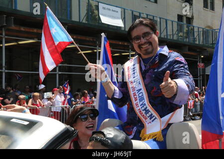 La 60e Journée annuelle de la Parade Portoricaine passe le long de la 5e Avenue à New York. Avec : Bobby Cruz Où : New York City, New York, United States Quand : 11 Juin 2017 : Crédit/WENN.com IZZY Banque D'Images