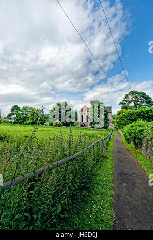 Dore Dore, Abbaye Abbaye de Herefordshire est dans la vallée d'or et est une ancienne abbaye cistercienne. La partie est médiévale, une église paroissiale depuis le 16ème cen Banque D'Images