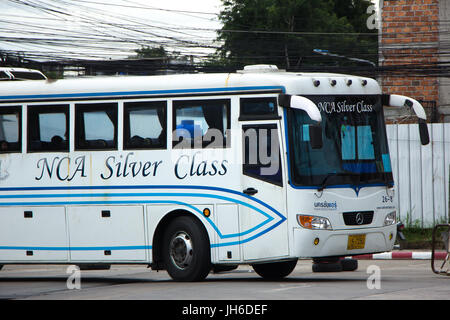 CHIANG MAI, THAÏLANDE - 12 juillet 2017 : Bus de Nakhonchai l'air. Route de Bangkok et Nakhonpanom. Photo Nouvelle gare routière de Chiangmai en Thaïlande. Banque D'Images