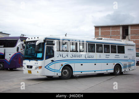 CHIANG MAI, THAÏLANDE - 12 juillet 2017 : Bus de Nakhonchai l'air. Route de Bangkok et Nakhonpanom. Photo Nouvelle gare routière de Chiangmai en Thaïlande. Banque D'Images