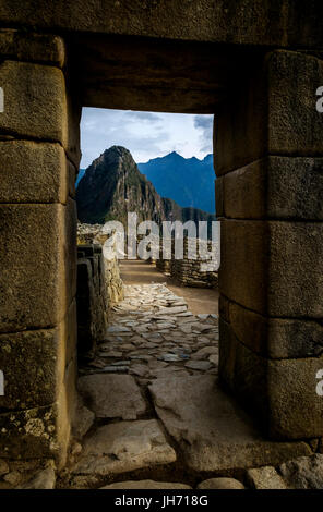 MACHU PICCHU, PÉROU - CIRCA Octobre 2015 : Ancienne porte de la ville de Machu Picchu au Pérou Banque D'Images