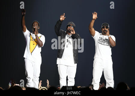 NEW YORK-JUL 7 : (L-R) Shawn Stockman, Wanya Morris et Nathan Morris de Boyz II Men effectuer au cours de l'ensemble Tour à NYCB vivent dans les Nassau V Banque D'Images