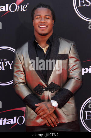 Los Angeles, CALIFORNIE, États-Unis. 12 juillet 2017. 12 juillet 2017 - Los Angeles, Californie - Devonta Freeman. 2017 ESPYS Awards arrivées au Microsoft Theatre de Los Angeles. Crédit photo : AdMedia Banque D'Images