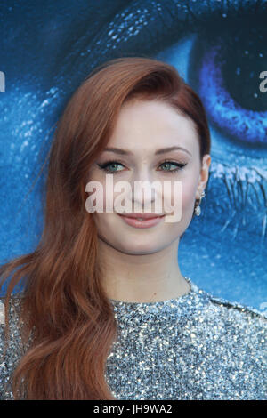 Sophie Turner 07/12/2017 'Game of Thrones' Saison 7 Premiere tenue à l'CenterAfs Music Walt Disney Concert Hall à Los Angeles, CA Photo : Cronos/Hollywood News Crédit : Cronos/Alamy Live News Banque D'Images