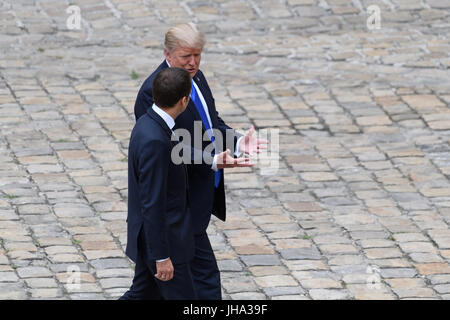 Paris, France. Le 13 juillet, 2017. julien mattia/le pictorium - Emmanuel macron reçoit Donald Trump - 13/07/2017 - France/Ile-de-France (région)/Paris - Emmanuel macron nous reçoit le président Donald Trump aux invalides à paris avec leurs femmes respectives, Brigitte macron et melania trump. Banque D'Images