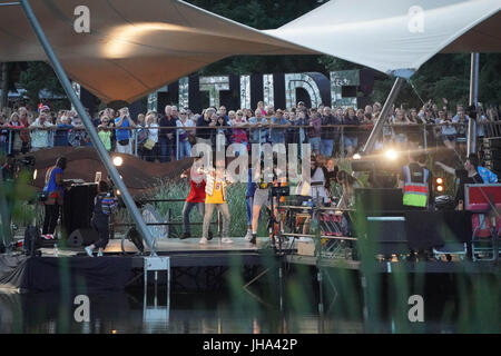 Henham Park, Southwold, UK. Le 13 juillet, 2017. Le front de scène sur le premier jour (Jeudi) de la Latitude 2017 festival à Henham Park, Southwold dans le Suffolk. Date de la photo : Jeudi, Juillet 13, 2017. Crédit photo doit se lire : Roger Garfield/Alamy Live News. Banque D'Images