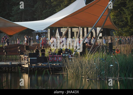 Henham Park, Southwold, UK. Le 13 juillet, 2017. Le front de scène sur le premier jour (Jeudi) de la Latitude 2017 festival à Henham Park, Southwold dans le Suffolk. Date de la photo : Jeudi, Juillet 13, 2017. Crédit photo doit se lire : Roger Garfield/Alamy Live News. Banque D'Images