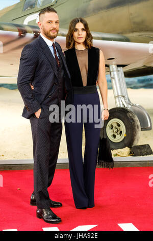 Londres, Royaume-Uni. Le 13 juillet, 2017. Tom Hardy , Charlotte Riley à première mondiale de Dunkerque le jeudi 13 juillet 2017 tenue à ODEON Leicester Square, Londres. Sur la photo : Tom Hardy , Charlotte Riley. Credit : Julie Edwards/Alamy Live News Banque D'Images