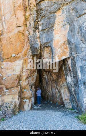 St Ninian's Cave sur la plage à Port Castle Bay près de Whithorn en Dumfries et Galloway au sud ouest de l'Écosse Banque D'Images