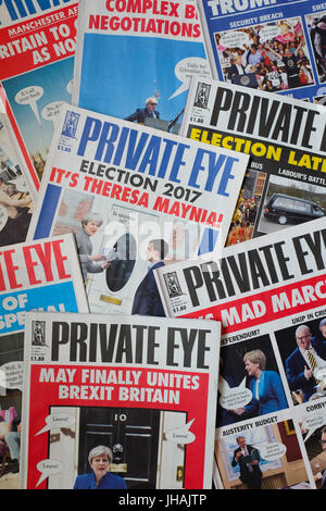 Éditions de Private Eye à l'époque de l'élection générale de 2017 au Royaume-Uni. Banque D'Images