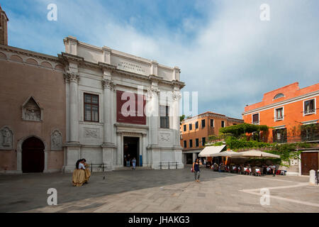 Venise - entrée principale de la Gallerie dell'Accademia art museum sur le Campo della Carità carré dans le sestiere de Dorsoduro (architecte Palladio) Banque D'Images