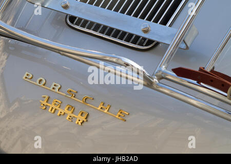 Détail de Porsche Super 1600. Voiture de sport de luxe et supercar sur pendant l'exposition Salon de l'Automobile de Turin. Banque D'Images