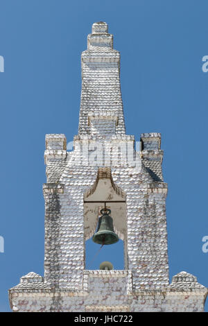 La décoration de l'église avec les coquillages, un Toxa, Galice, Espagne Banque D'Images