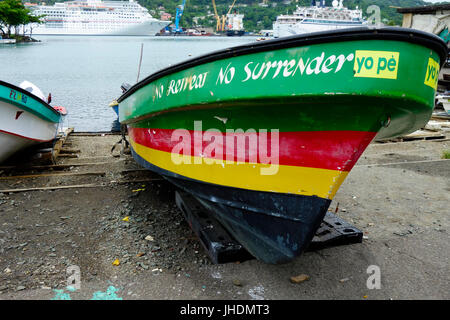 Bateaux de pêche dans le port de pêche, Castries, Sainte-Lucie, West Indies Banque D'Images