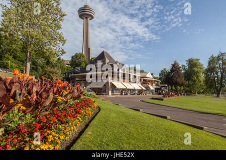 Place de la reine Victoria à Niagara, Ontario, Canada, un bâtiment historique dispose d'une boutique de cadeaux et un restaurant dans la région de Niagara, en Ontario. Banque D'Images