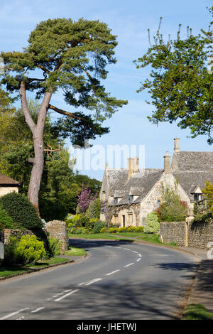 Cotswold cottage en pierre le long de Westington, Chipping Campden, Cotswolds, Gloucestershire, Angleterre, Royaume-Uni, Europe Banque D'Images