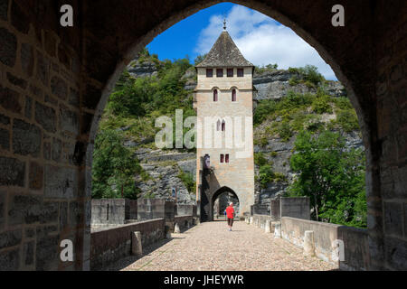 Sur la cité médiévale Pont Valentre sur la rivière Lot, Cahors, Lot, France Banque D'Images