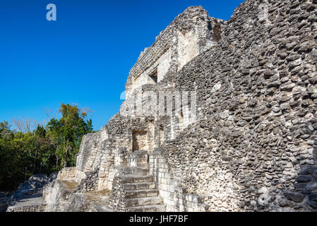 Ruines dans l'ancienne ville maya de Becan, Mexique Banque D'Images