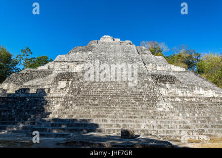 Dans la grande pyramide de Becan ruines mayas, le Mexique sur la péninsule du Yucatan Banque D'Images